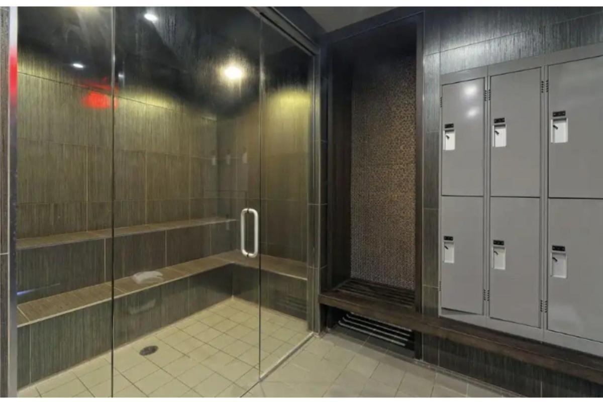 Aparthotel Cn Tower View 2 Bedroom *