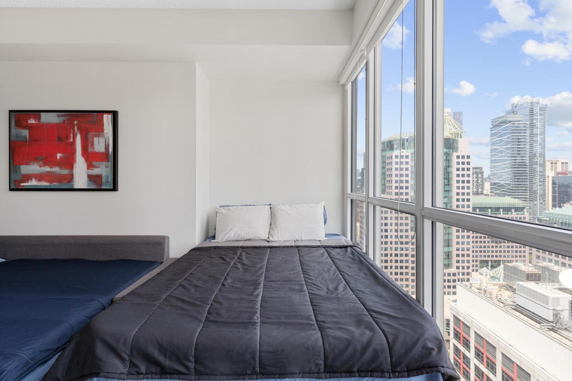 Cn Tower View 2 Bedroom Aparthotel